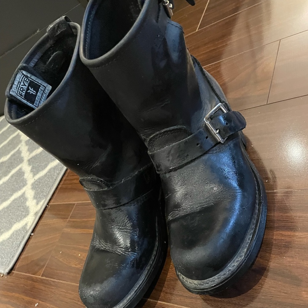 Frye boots size6